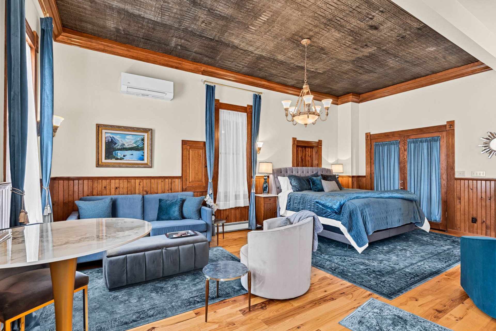 The Crestone Suite